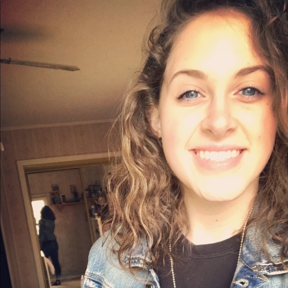 Meet your Posher, Rebekah
